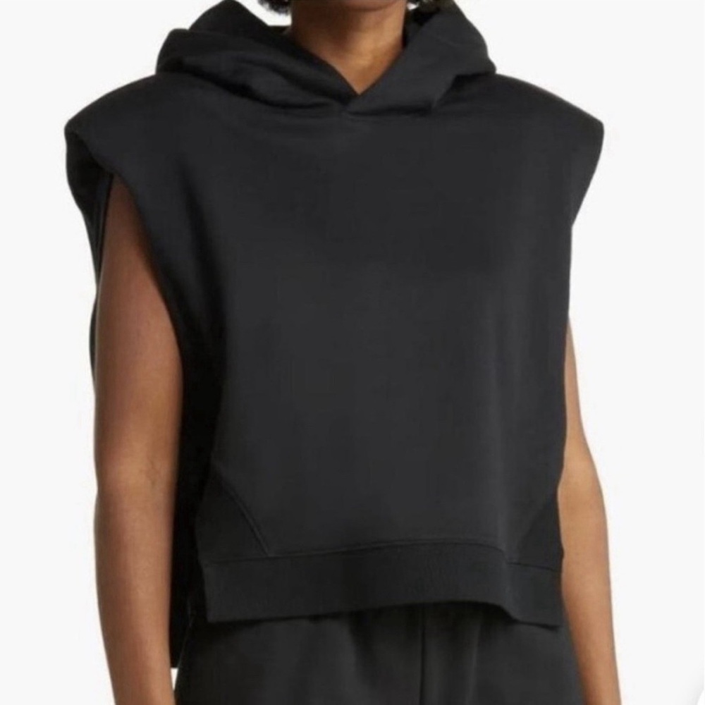Alo Cropped Headliner Shoulder Pad Sleeveless Hoodie Sweatshirt Vest Size Medium - Picture 13 of 13